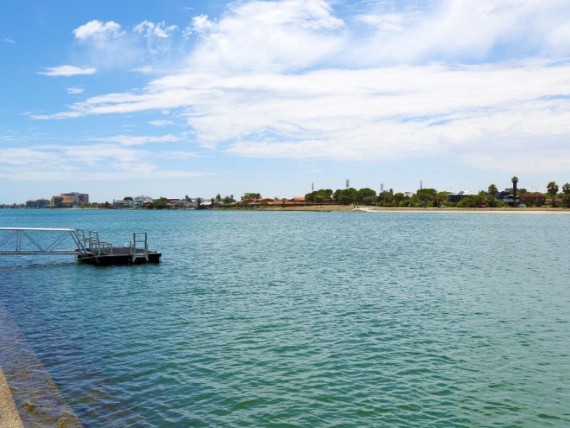 4/68 Military Road, Tennyson SA 5022