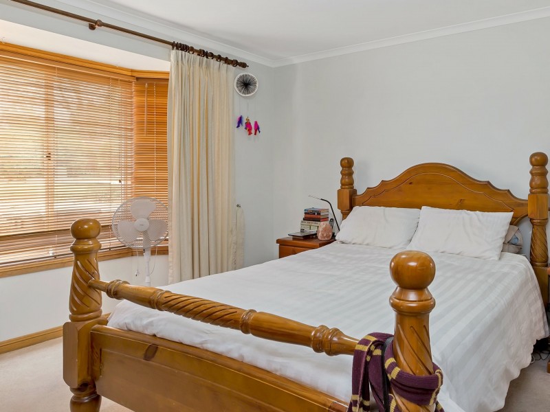 6 Sandy Glass Court, Sheidow Park SA 5158
