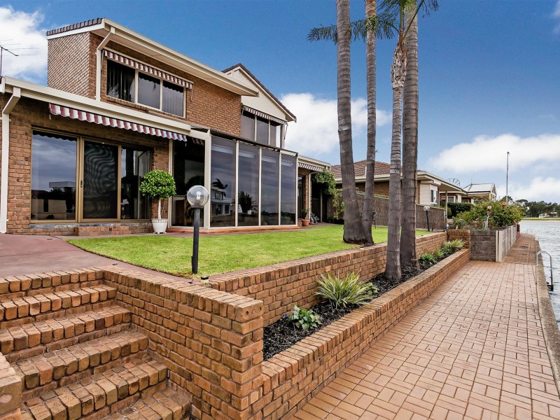 14 McDonald Grove, West Lakes SA 5021