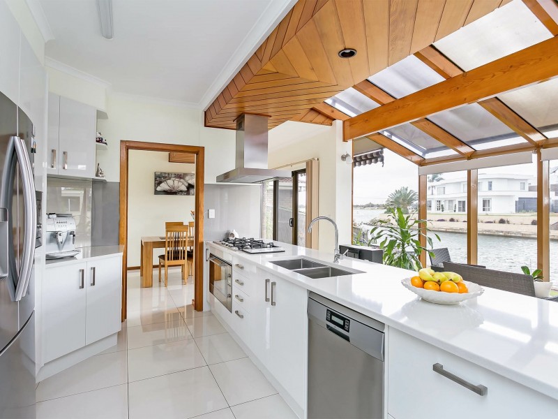 14 McDonald Grove, West Lakes SA 5021