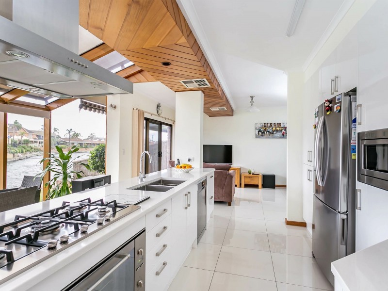 14 McDonald Grove, West Lakes SA 5021