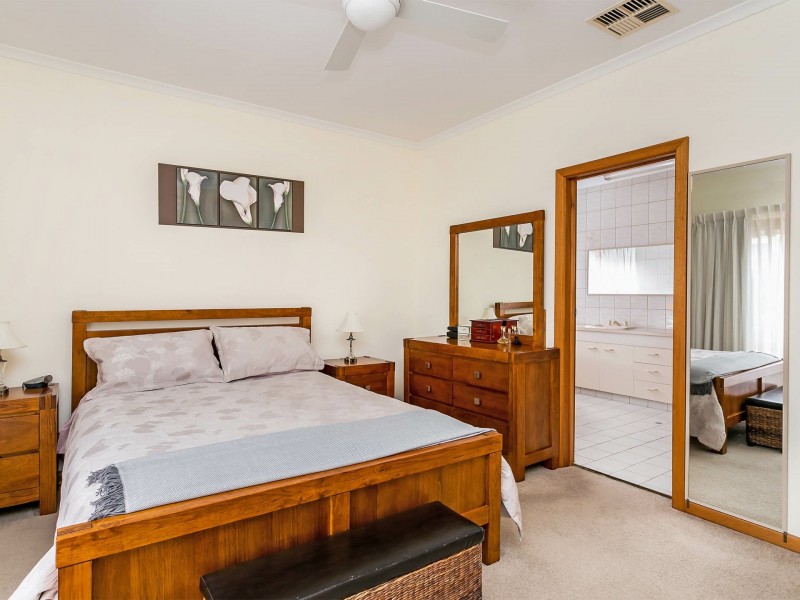 14 McDonald Grove, West Lakes SA 5021