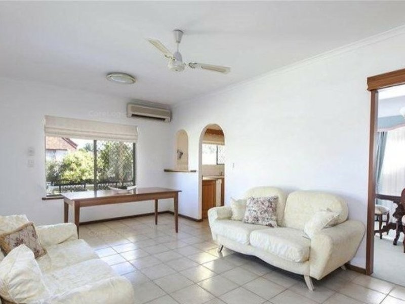 32 Beeston Way, West Lakes SA 5021