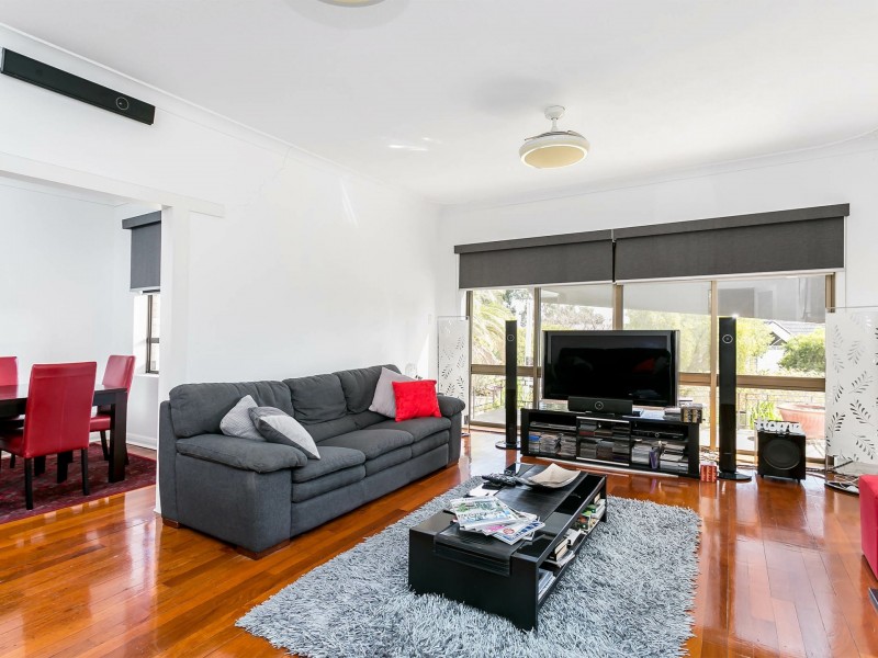 8 Warren Crescent, Panorama SA 5041