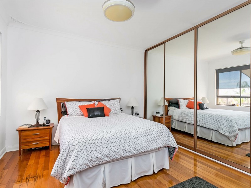8 Warren Crescent, Panorama SA 5041