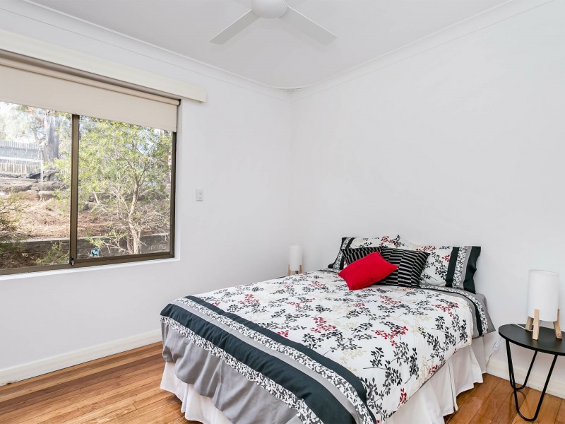 8 Warren Crescent, Panorama SA 5041