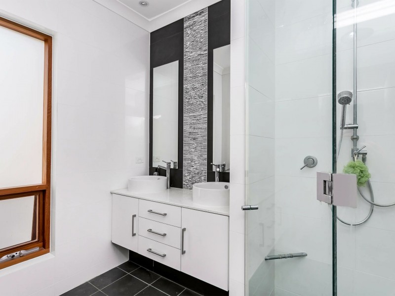 8 Warren Crescent, Panorama SA 5041