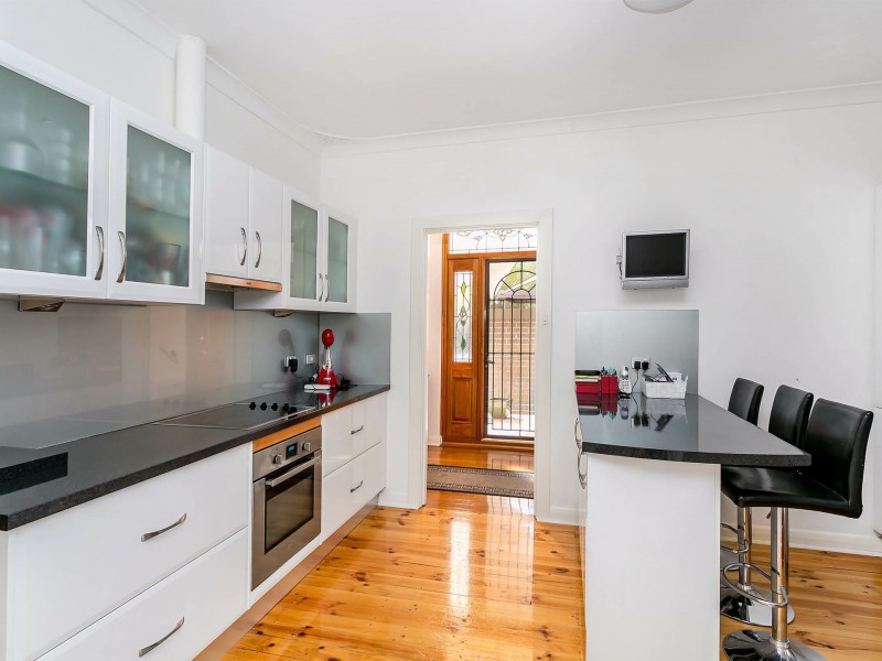 8 Warren Crescent, Panorama SA 5041