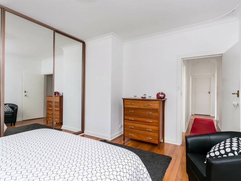 8 Warren Crescent, Panorama SA 5041