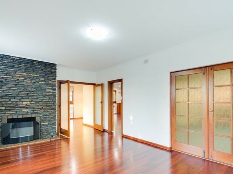 10 Warren Crescent, Panorama SA 5041