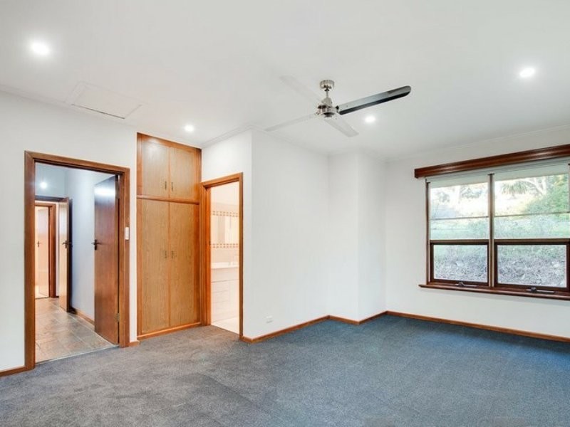 10 Warren Crescent, Panorama SA 5041