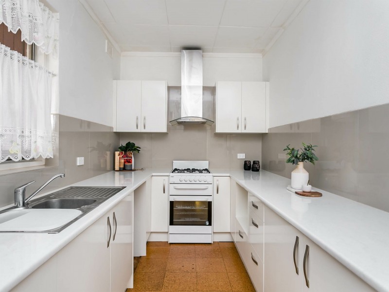 2 Lachlan Avenue, Woodville West SA 5011