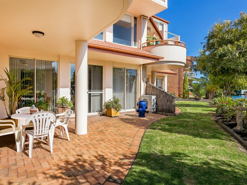 16/8-9 Sunrise Court, West Lakes SA 5021