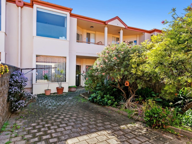 16/8-9 Sunrise Court, West Lakes SA 5021