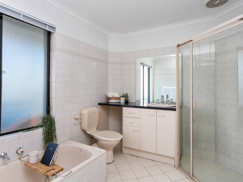 7 Siesta Court, West Lakes SA 5021