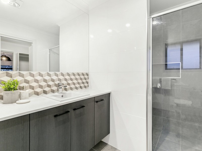 42a Lakeview Avenue, West Lakes SA 5021