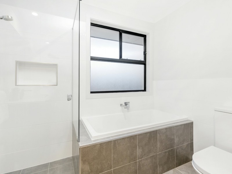 42a Lakeview Avenue, West Lakes SA 5021