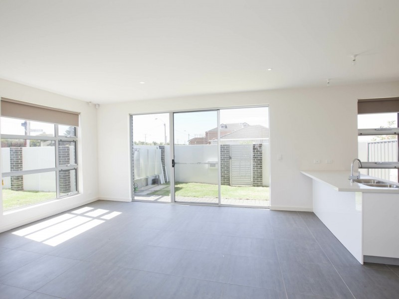 4/2b Dunstone, Semaphore Park SA 5019