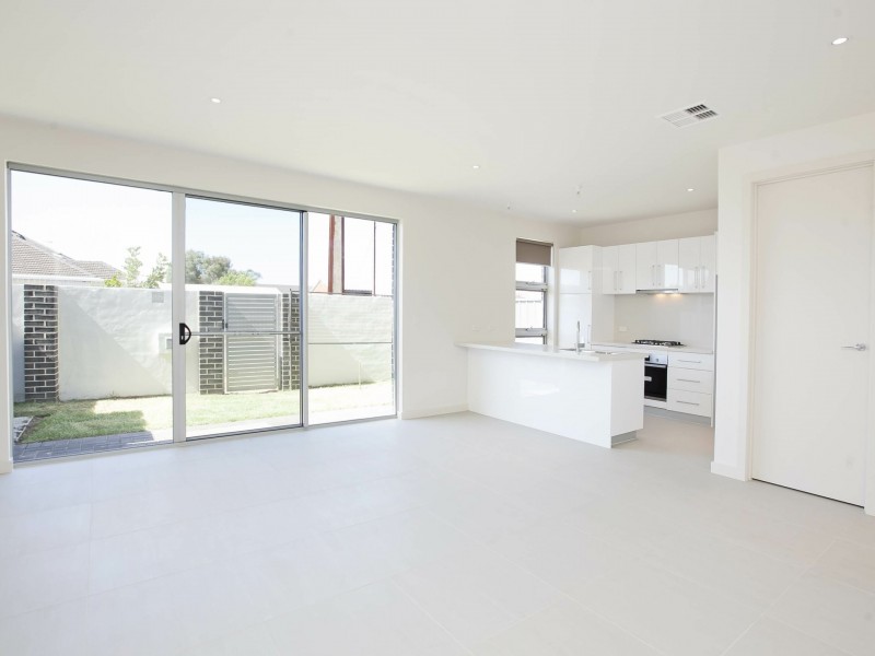 4/2b Dunstone, Semaphore Park SA 5019