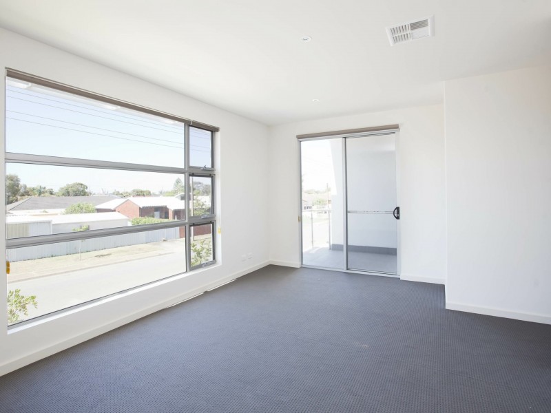4/2b Dunstone, Semaphore Park SA 5019
