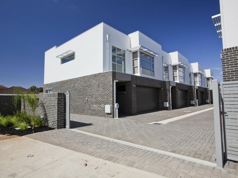 4/2b Dunstone, Semaphore Park SA 5019