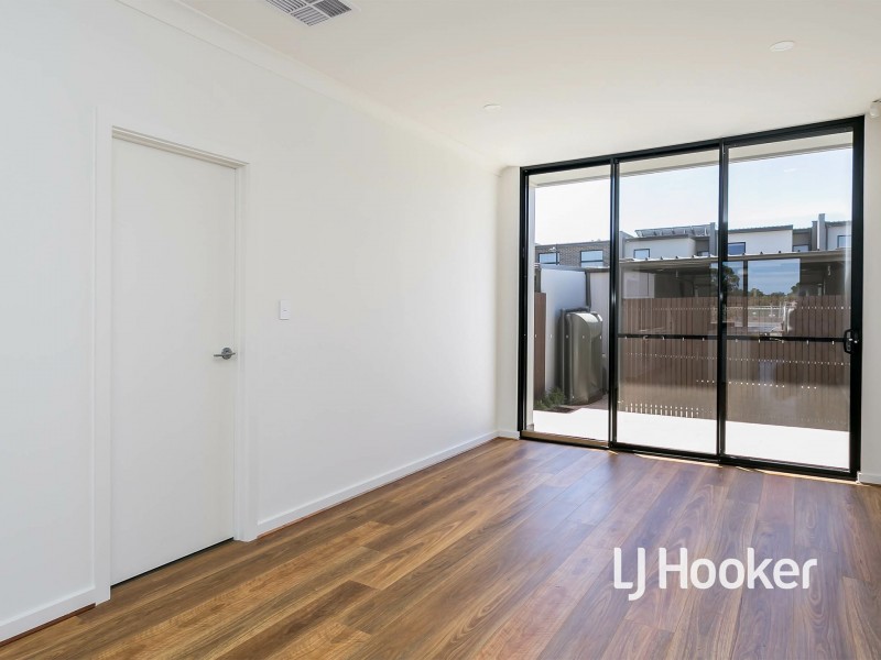12 Troubridge Drive, West Lakes SA 5021
