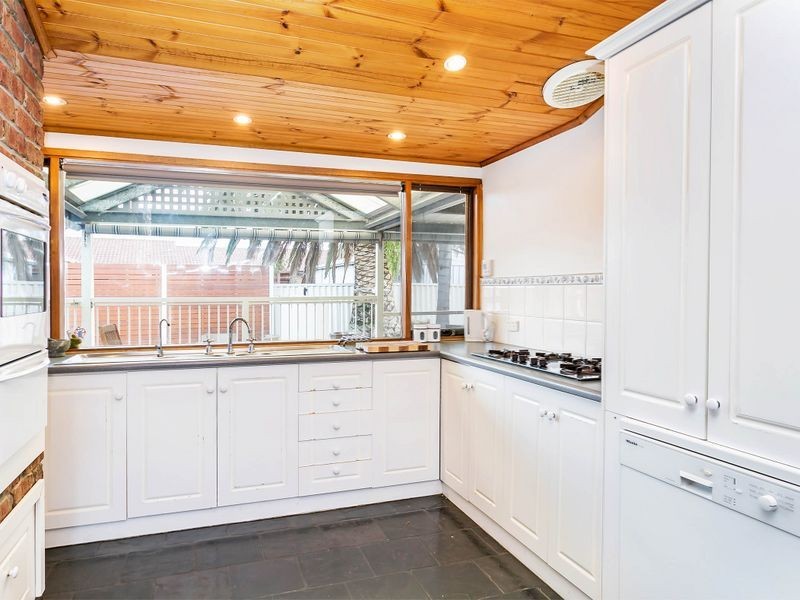 27 Gordon Luxton Drive, North Haven SA 5018