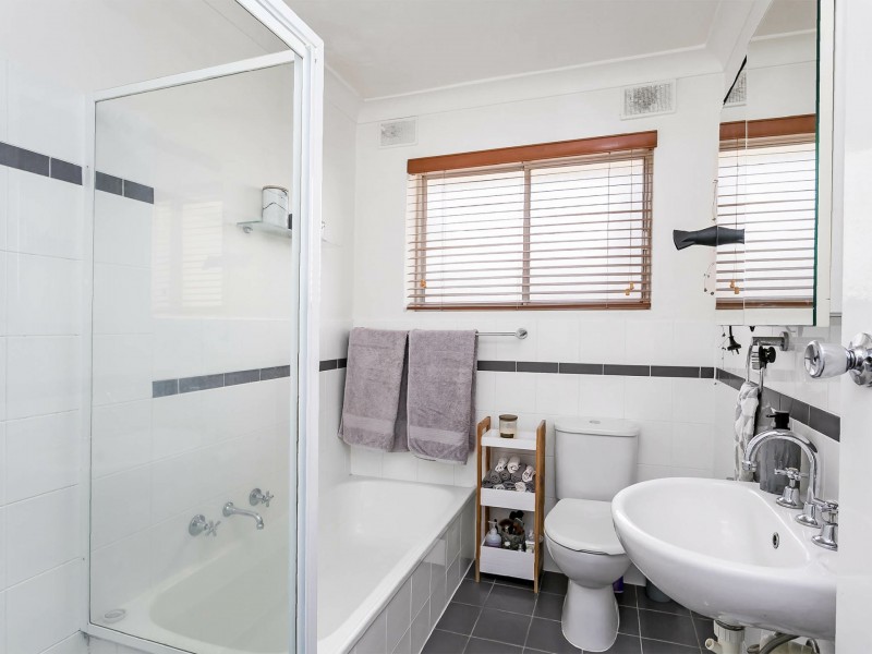 13/4 West Beach Road, West Beach SA 5024