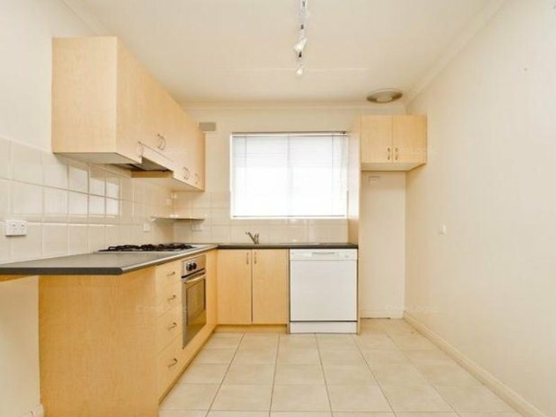 2/33 North Esplanade, Glenelg North SA 5045