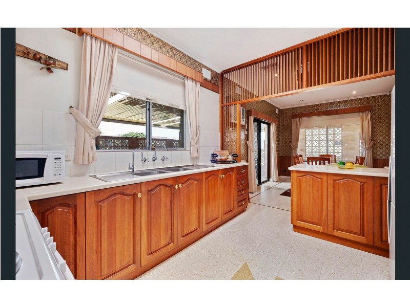 16 Dumfries Avenue, Seaton SA 5023