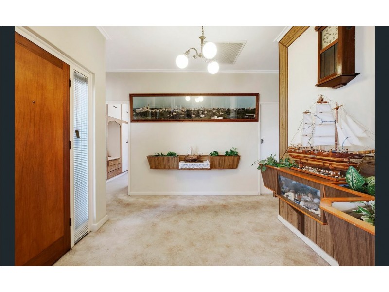 16 Dumfries Avenue, Seaton SA 5023