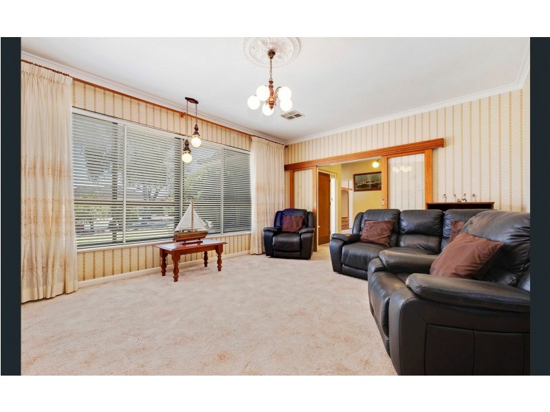 16 Dumfries Avenue, Seaton SA 5023