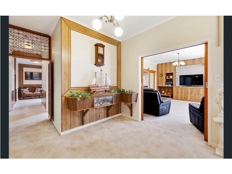 16 Dumfries Avenue, Seaton SA 5023