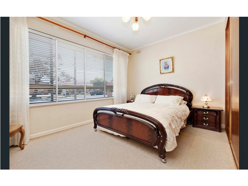 16 Dumfries Avenue, Seaton SA 5023