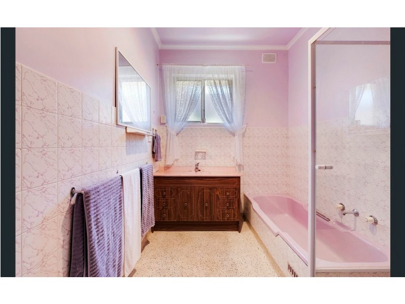 16 Dumfries Avenue, Seaton SA 5023