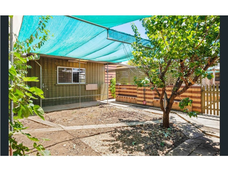 16 Dumfries Avenue, Seaton SA 5023