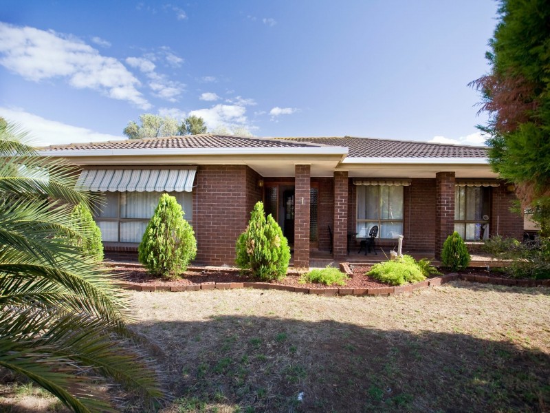 1 Lomond Court, West Lakes SA 5021