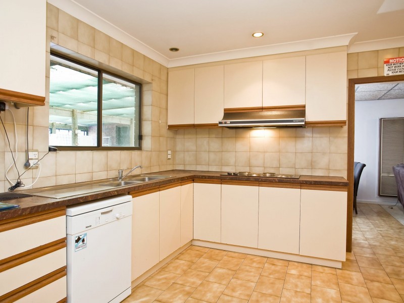 1 Lomond Court, West Lakes SA 5021