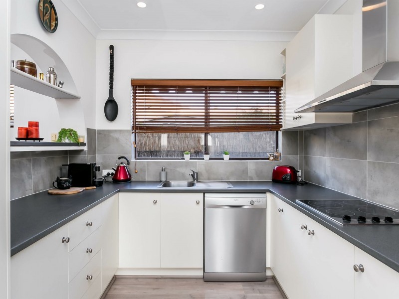 25A Antigua Grove, West Lakes SA 5021