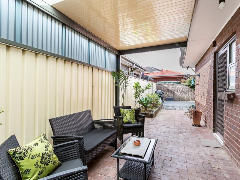 25A Antigua Grove, West Lakes SA 5021