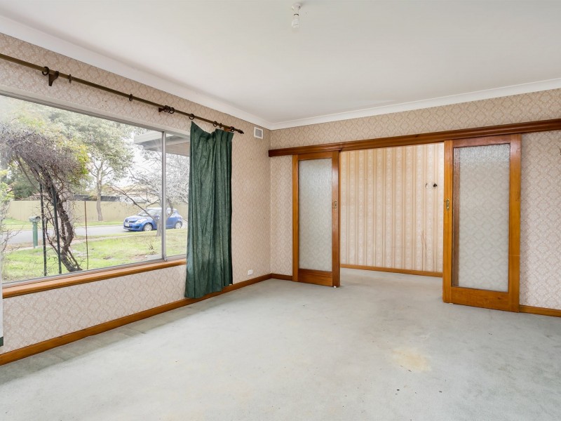 1 Lothian Avenue, Seaton SA 5023
