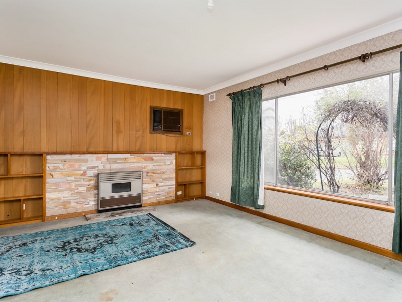 1 Lothian Avenue, Seaton SA 5023