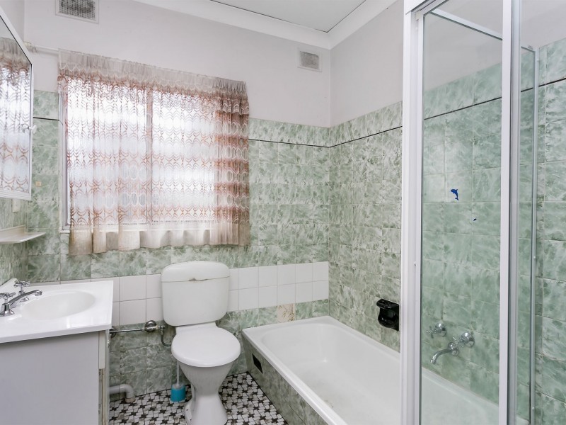 1 Lothian Avenue, Seaton SA 5023