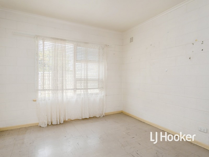 1/8 Fourth Ave, Seaton SA 5023