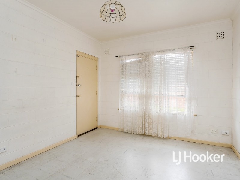 1/8 Fourth Ave, Seaton SA 5023