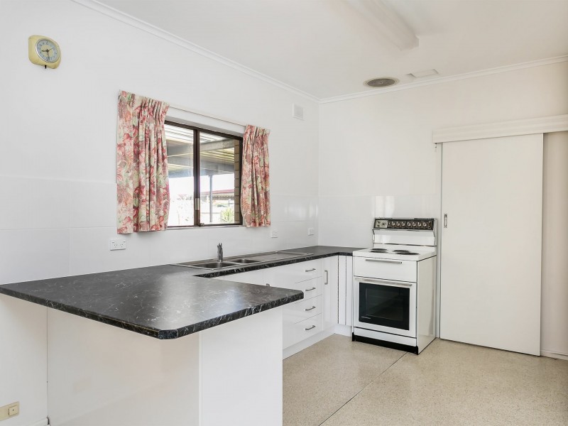 15 Gregory Crescent, Seaton SA 5023