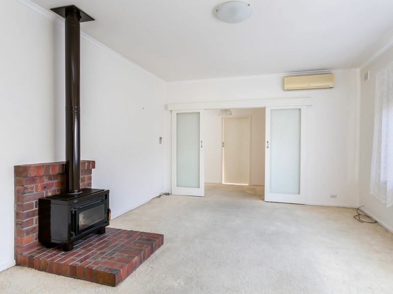 15 Gregory Crescent, Seaton SA 5023