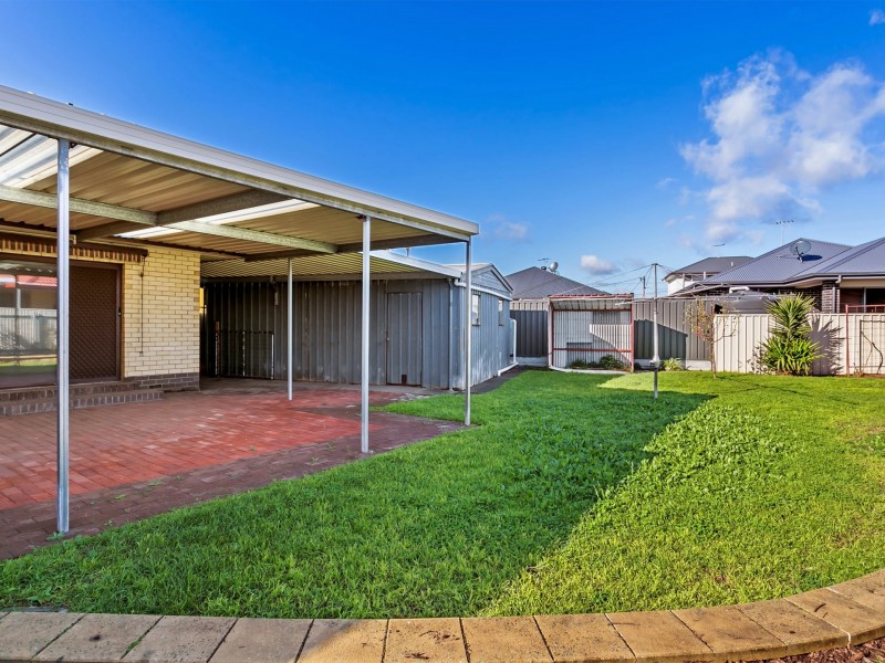 15 Gregory Crescent, Seaton SA 5023