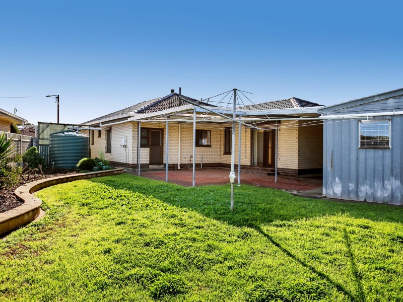 15 Gregory Crescent, Seaton SA 5023