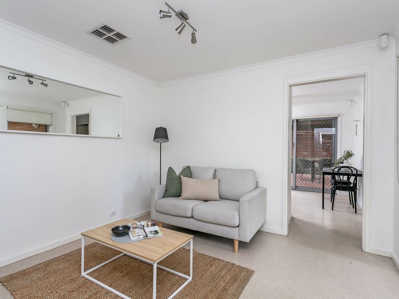 17 Mitchell Street East, Seaton SA 5023